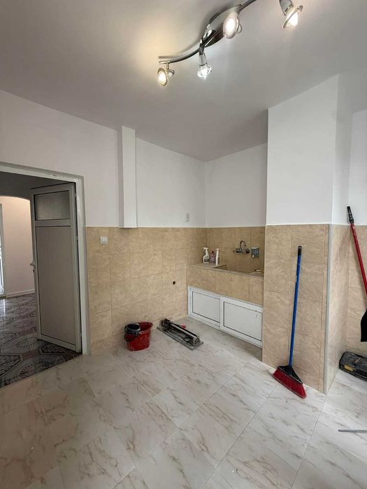 Продава се Двустаен апартамент в Казанлък - 67 кв.м за 800 €/кв.м - Снимка #2