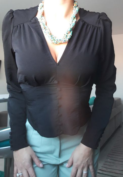 Vand bluza Asos mărimea 36 pret 59 ron