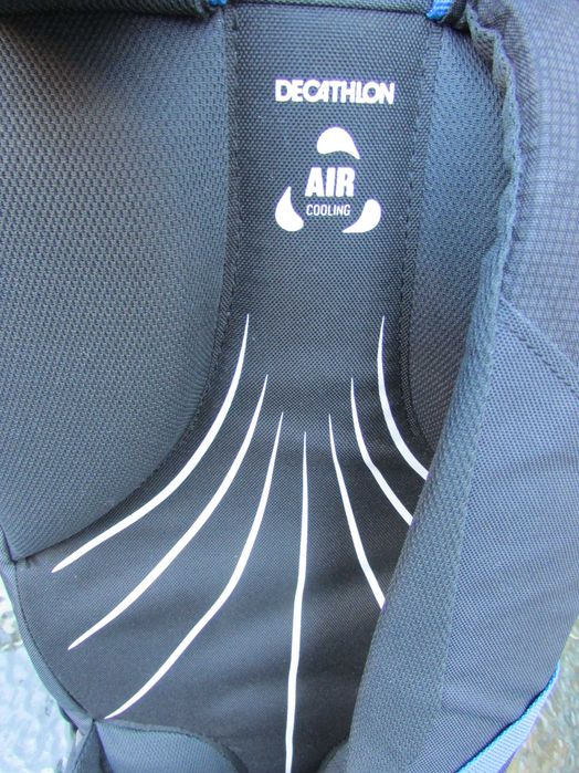 Туристическа раница  Quechua Decathlon 30L