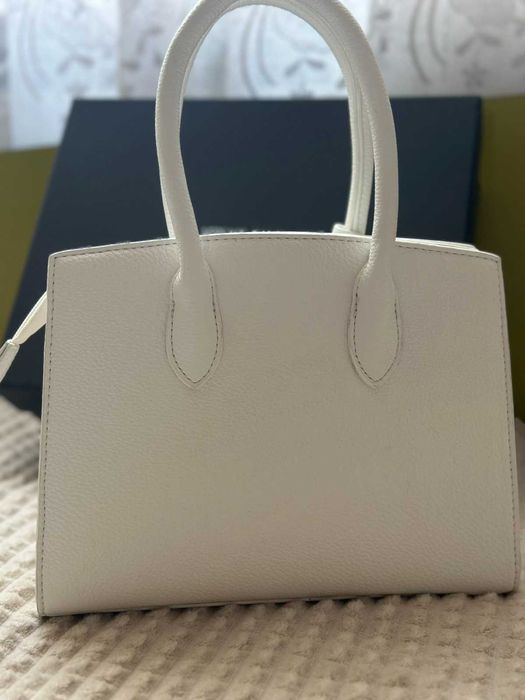 малка дамска чанта