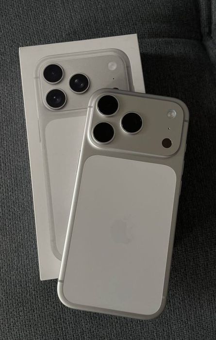 Продам iPhone 17 PRO max срочно