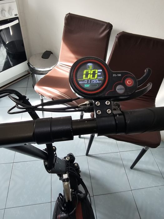 Vând trotineta electrica JRH