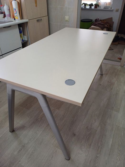 Стол офисный,  можно для дома