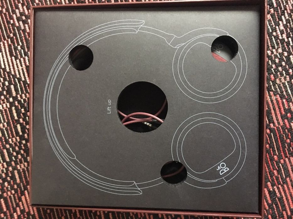 Casti Cu Fir BeoPlay H2 By Bang And Olufsen Deep Red