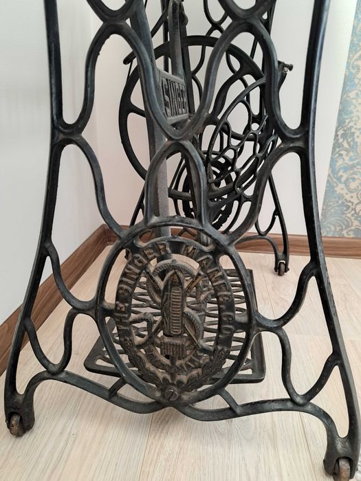 Masina de cusut veche Singer