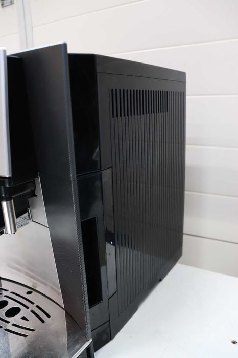 Delonghi ESAM5500B Perfecta Автоматична кафемашина За Еспресо С Функция За Капучино