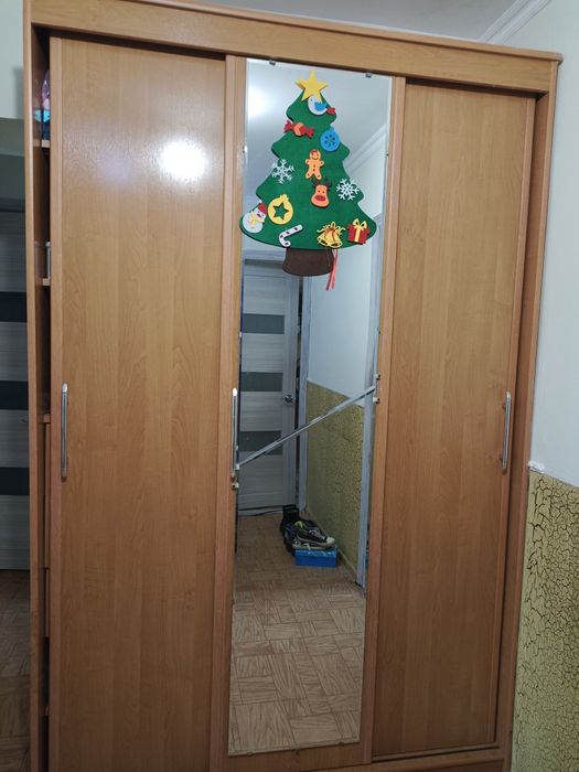 Продам прихожую  ширина- 1,40 высота -2,20