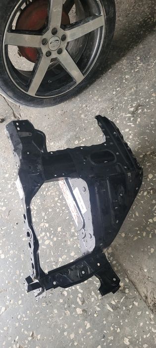 Продам рамку (супорт) телевизора на крузак 200