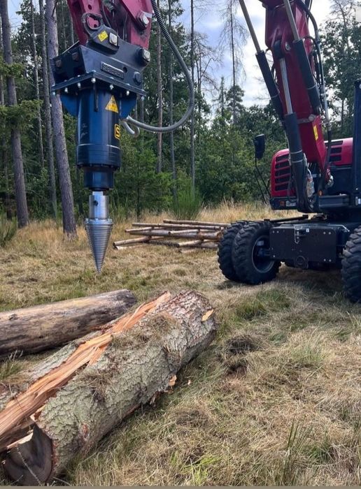 Con despicator de lemne hidraulic