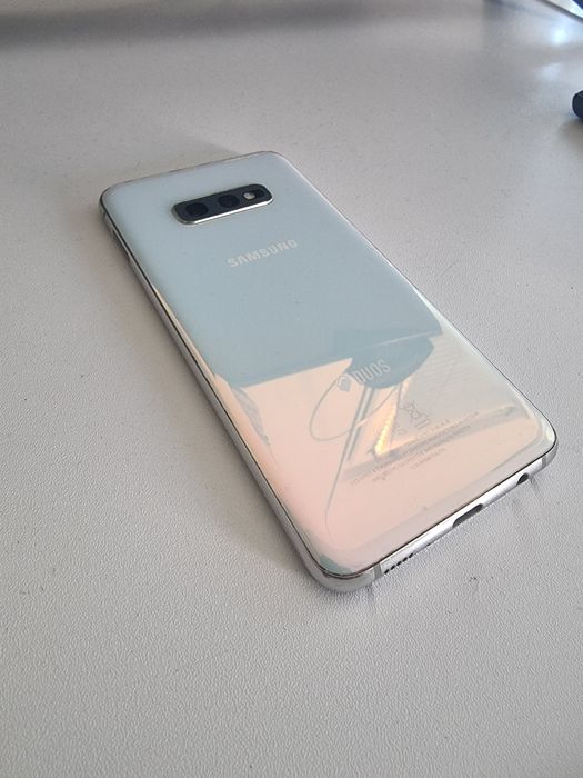 Samsung  S 10 e  като нов