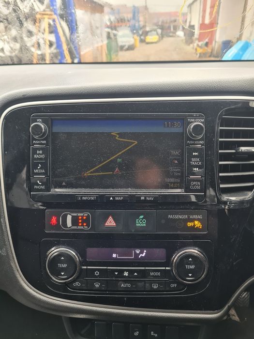 Navigatie Mitsubishi Outlander III Facelift - (810) MODEL CU CAMERA MANSALIER