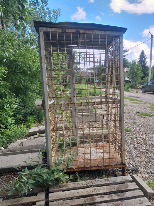 Металлическая клетка