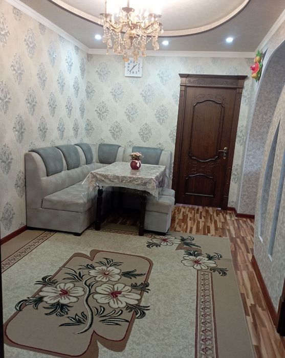 Продается квартира Юнусабад 19 квартал 1 этаж. 3 хона Срочно!!!