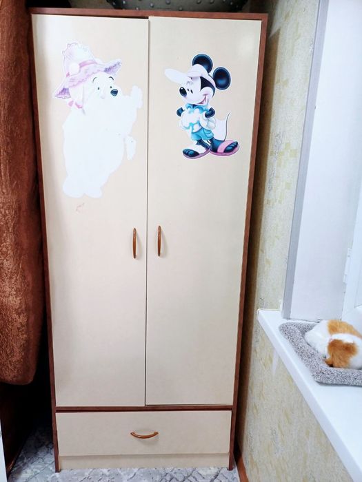 Шкаф, комода, матрас, тумбочки 2, сундук 2