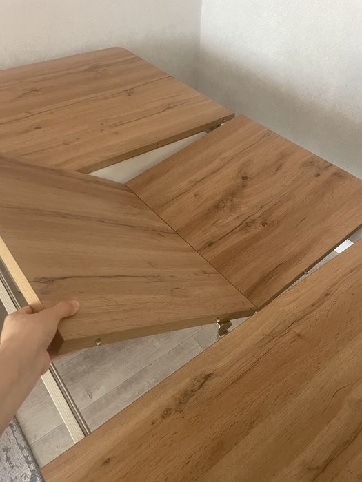 Продается раздвижной стол