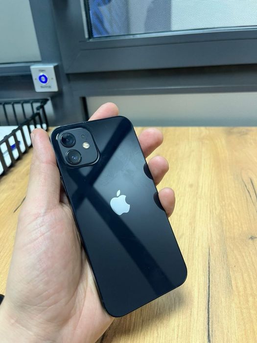 Айфон 12 + Айфон SE 2022