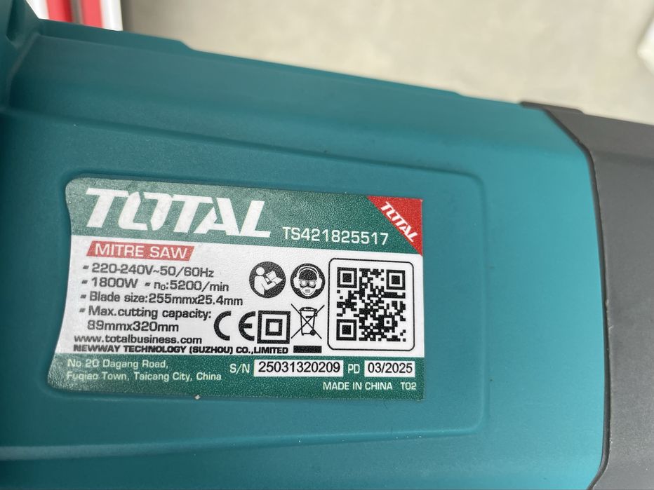 Fierastrau circular stationar TOTAL, 1800W 255mm