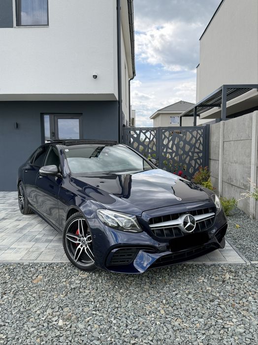 Mercedes Benz E220 AMG 4 Matic