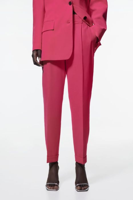 Розов костюм Зара