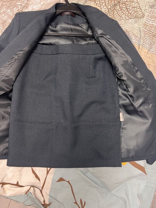 Продаю пиджак с юбкой