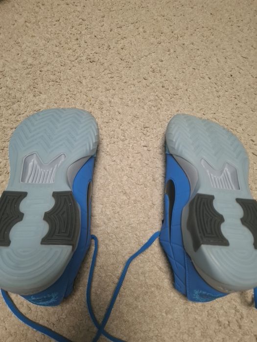 Маратонки Nike LeBron Witness 9