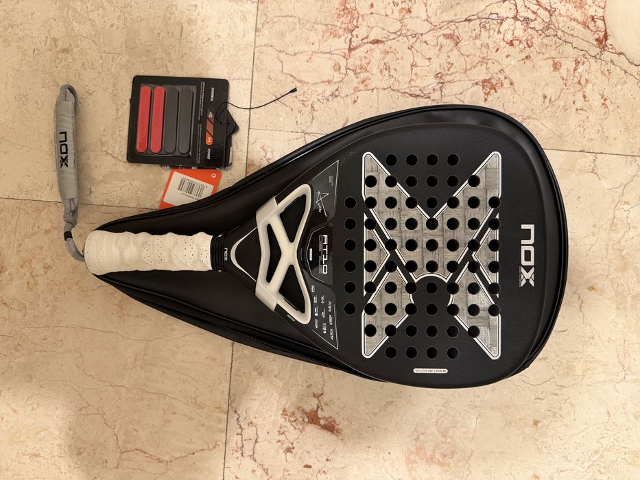 Padel - Racheta/paleta NOX AT10 18k Attack 2026