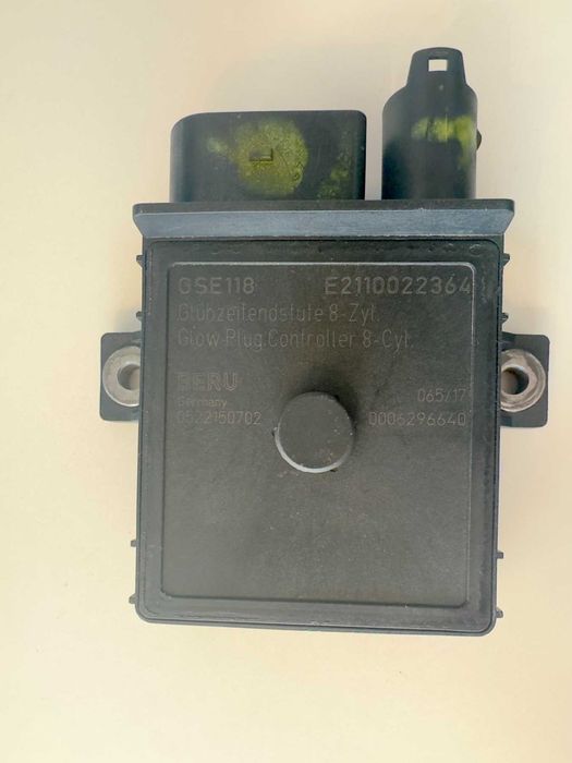 Реле за подгревни свещи Mercerdes CDI V8 Beru