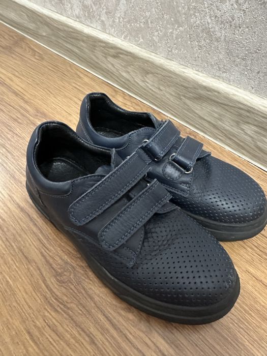 Продам туфли кожаные на мальчика