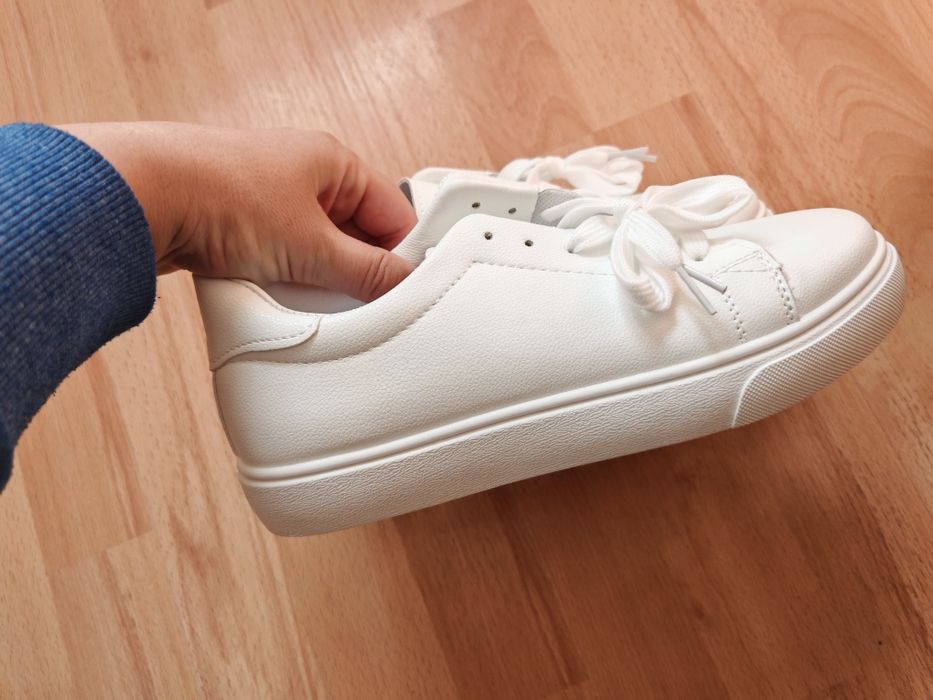 Бели кецове/сникърси 38 номер