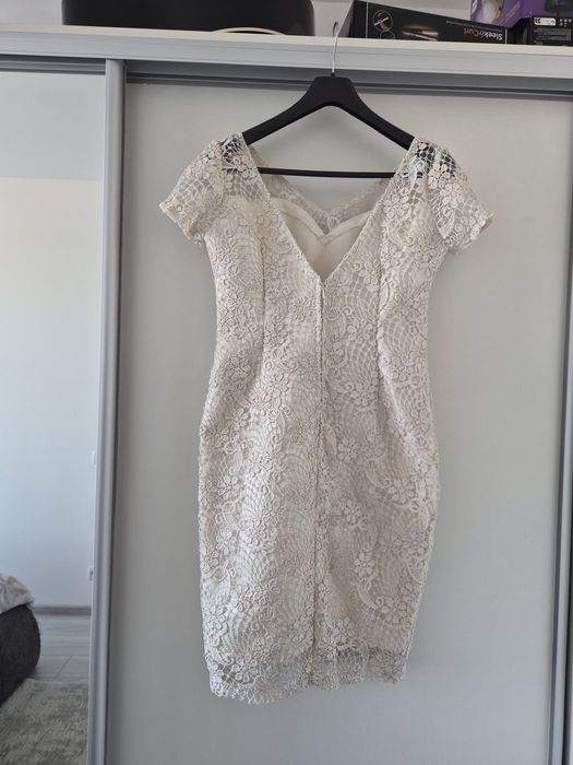 Дамска официална рокля ,носена веднъж на повод