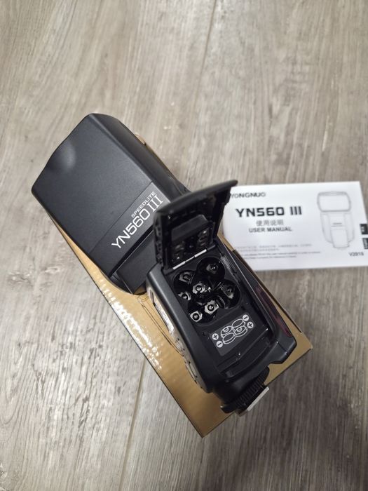 Vand Blitz speedlite Yongnuo YN560III universal ca nou