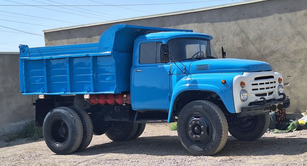 ZiL 130 samasval sotiladi