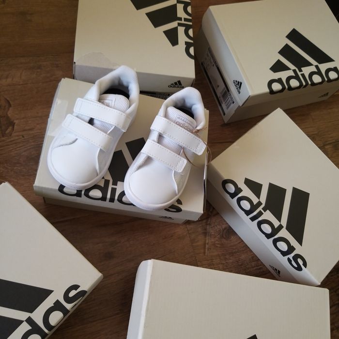 Adidas din piele