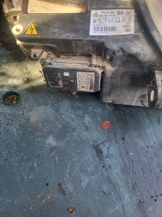 Ляв Фар за Ауди А6 4f