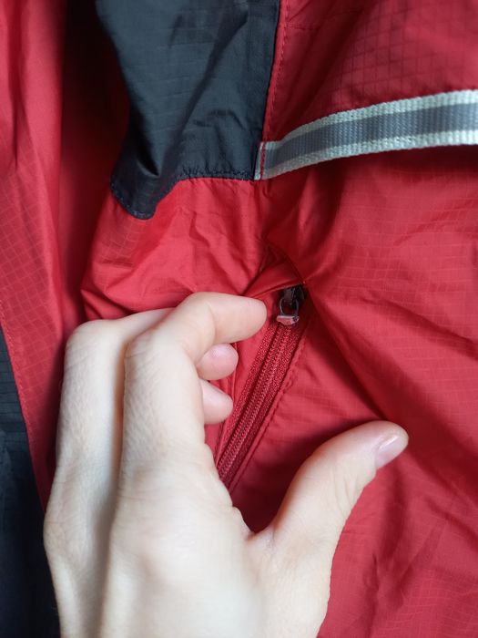 Geacă sport Adidas roșie – mărimea 40