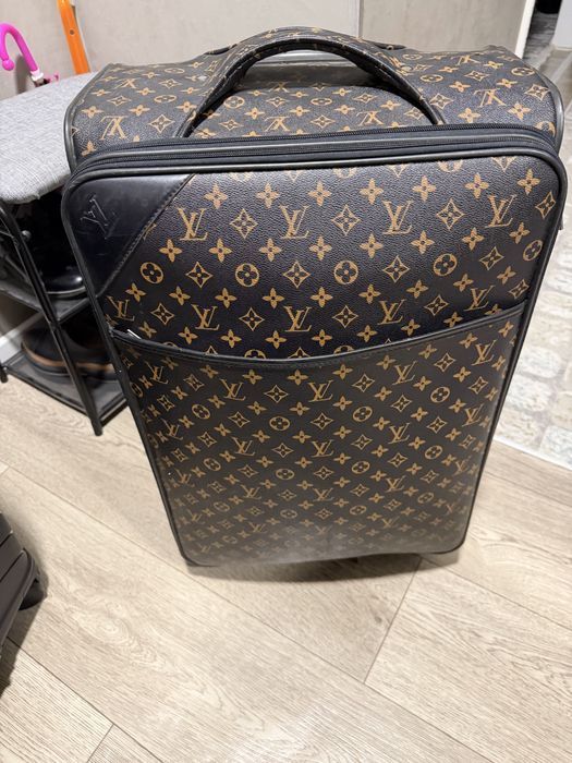 Чемодан 8000 т б/у