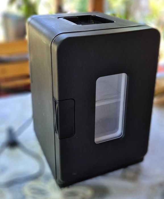 Хладилна кутия 12 / 220в