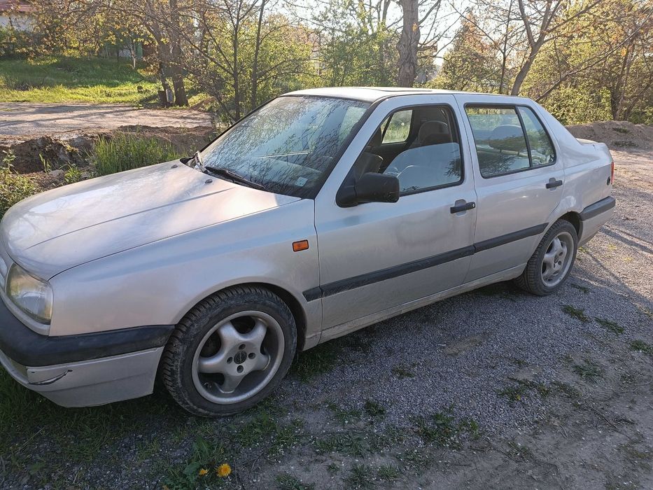 Продавам Фолксваген Венто 1.8mi 90k.c. бензин/газ