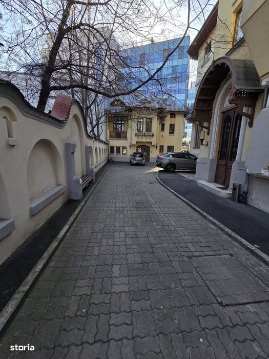 Piata Romana Cladire De Birouri