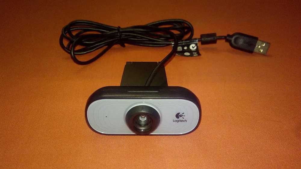 Камери с микрофон Logitech - USB