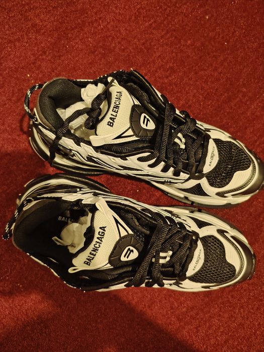 Balenciaga runners