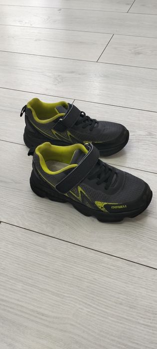 Продам детские ботиночки (софтшеллы), размер 32