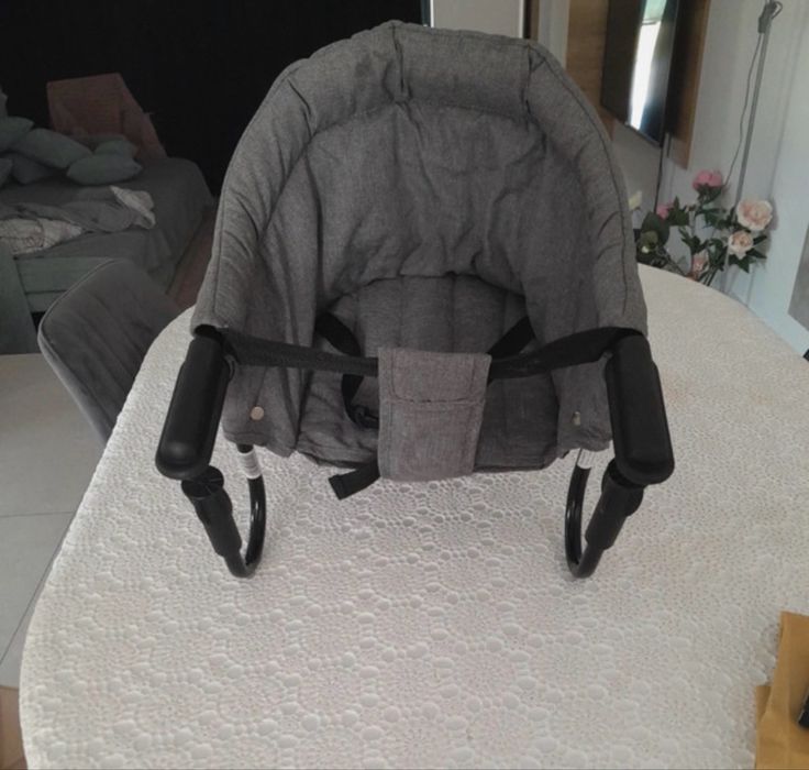 Scaun prindere pe masa bebelusi