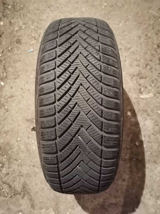 Продавам 1 брой зимна гума 205.55.16 дот 2021 Vresstain