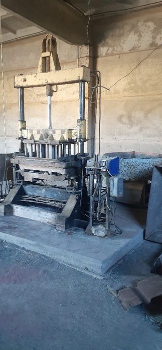 Продаётся  аппарат для изготовления брусчатки