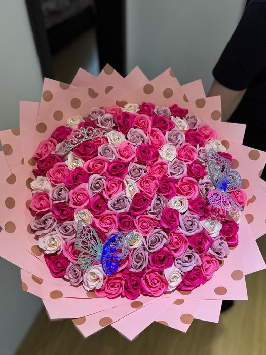 Aranjament din trandafiri de săpun