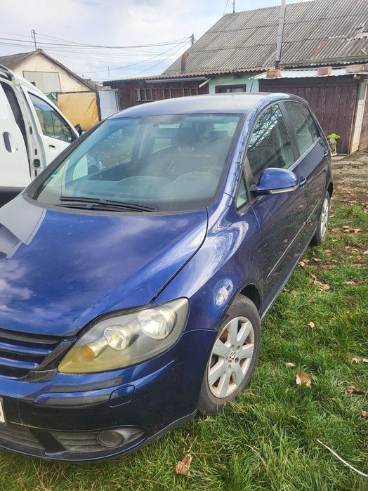 Dezmembrez Golf 5 Plus 1.6 FSI1.9 TDI 2.0 TDI 1.4 benzina