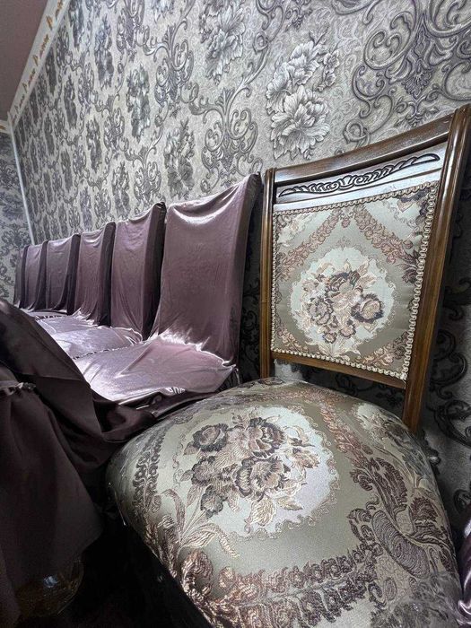 Продаю стол на 12 персон