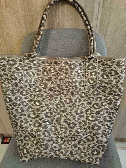 Дамска чанта за рамо 10 лв.