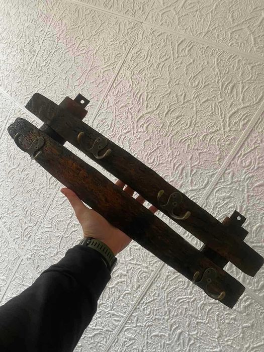 Закачалка от дърво